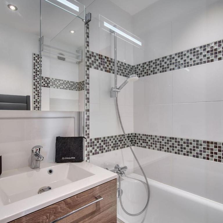 Appartement de 52m² pour 6 personnes au centre de Val Thorens avec balcon - FR-1-640-83 - Apartamento - 12