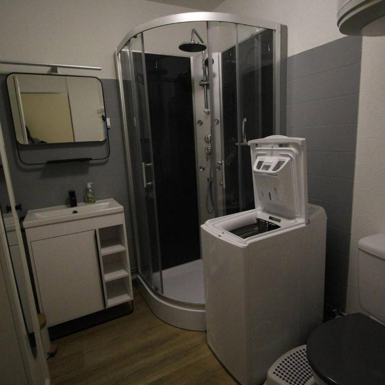 Appartement cosy à Luchon, 4 pers., proche thermes, parking inclus - FR-1-313-246 - Apartment - 5