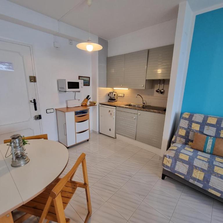 Apartamento acogedor con terraza privada y piscina comunitaria en L'Escala - HISP-236-108 - Apartment - 14