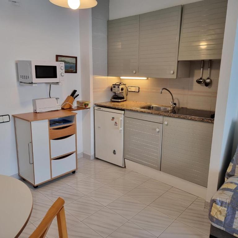 Apartamento acogedor con terraza privada y piscina comunitaria en L'Escala - HISP-236-108 - Apartment - 17