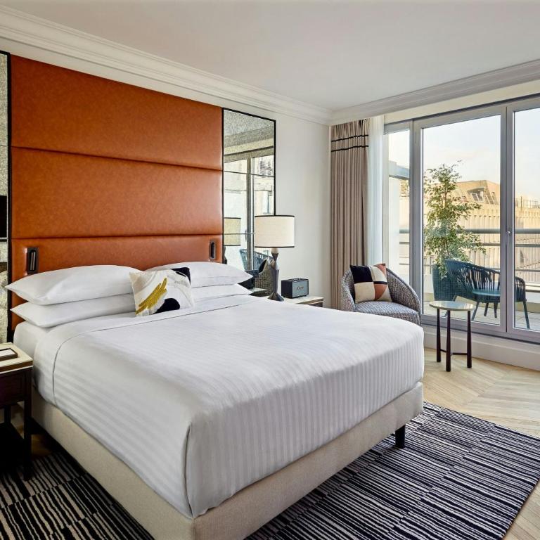 Paris Marriott Champs Elysees Hotel - Chambre Lit King-Size avec Terrasse - Vue sur Ville - 1