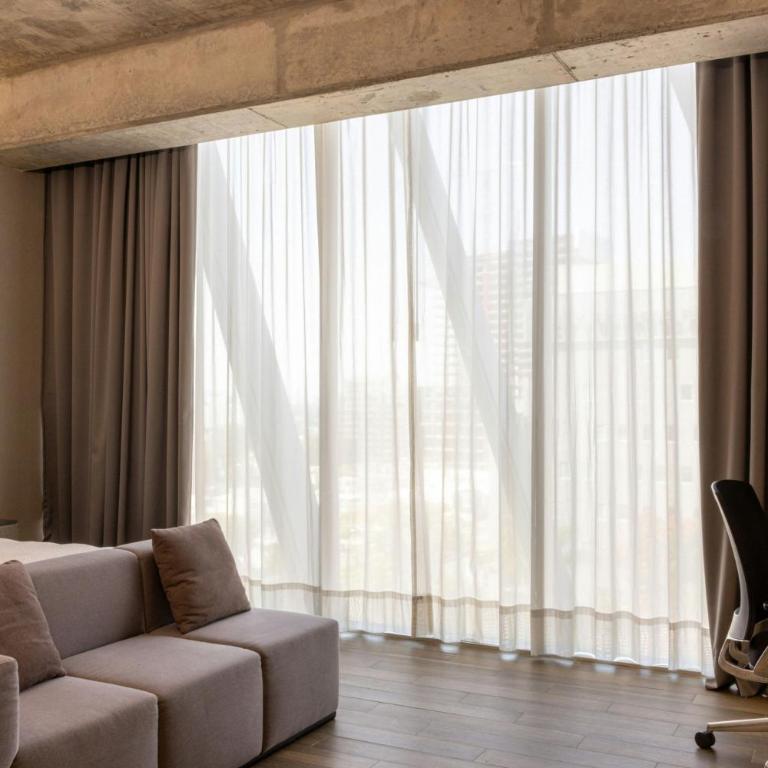 AC Hotel by Marriott Guadalajara Mexico - Suite Junior con cama extragrande - 4