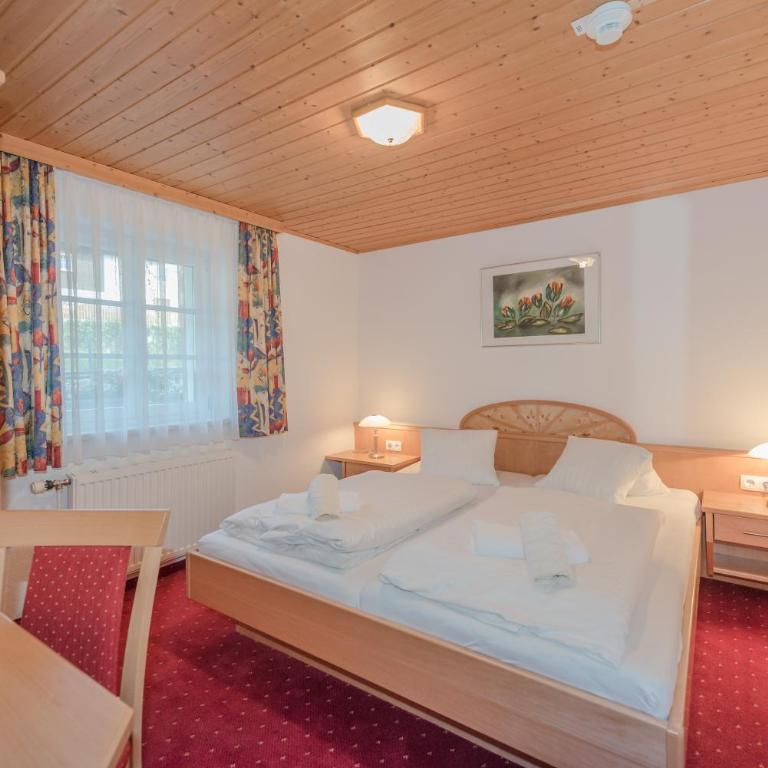 Cafe Pension Kitzer - Classic Vierbettzimmer - 1