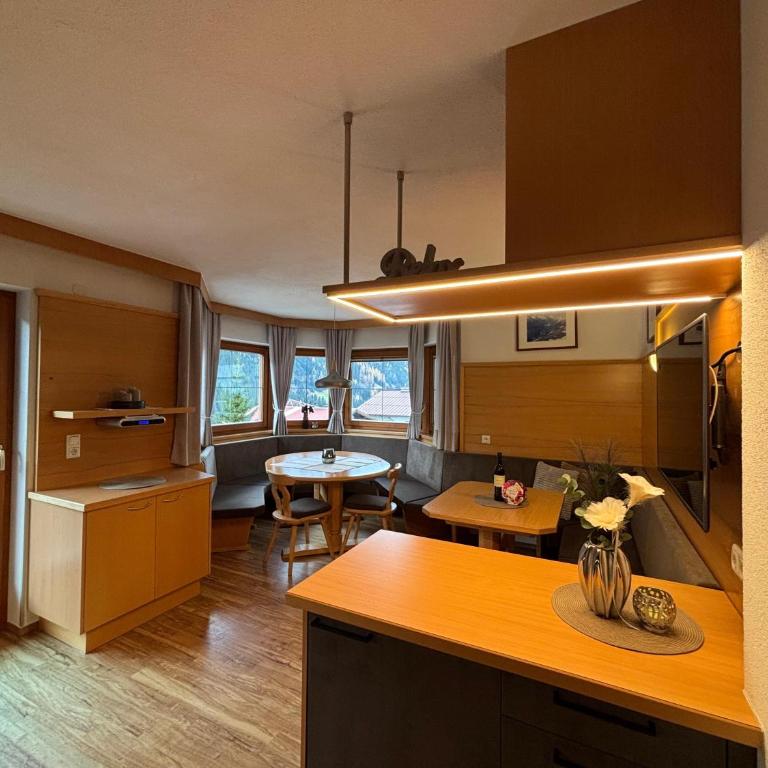 Apart La Stella - Apartment mit 4 Schlafzimmern und einem Balkon - 3