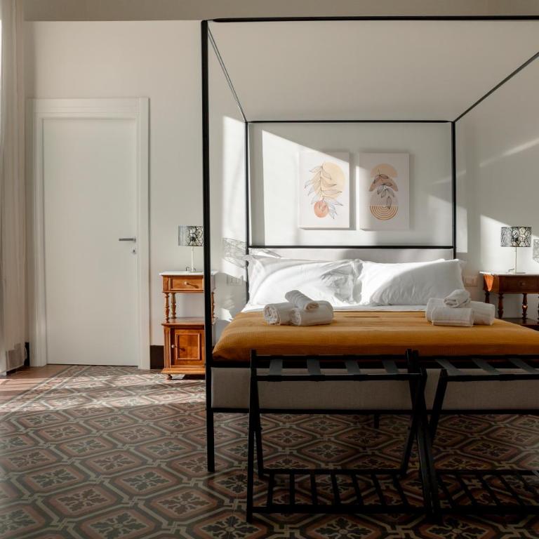 Myth Apartments - Two-Bedroom Apartment with Harbor View - 2
