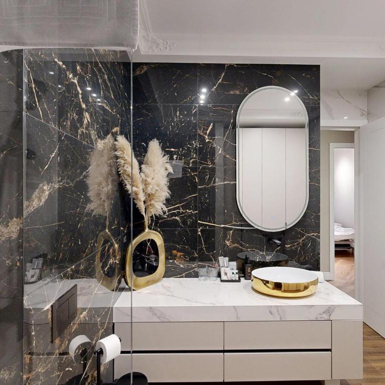 Ideal Apartments - Royal Apartment with City View - 11