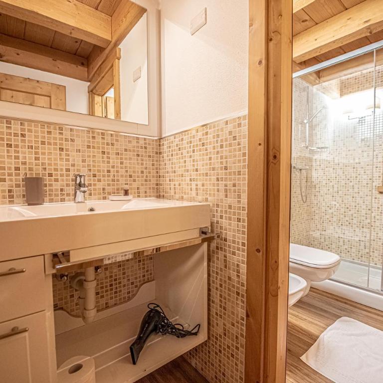 Chalet Abete - Three-Bedroom Chalet - 17