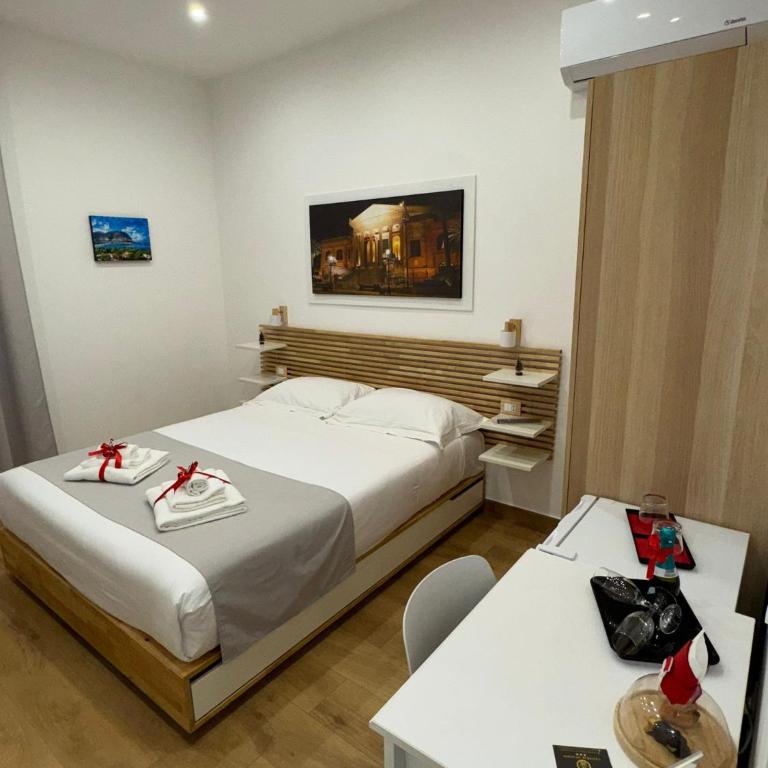 B&B Central Station - Double Room with Private Bathroom - 5