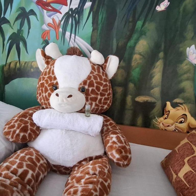 Jungle Duplex with pool 5 min Disneyland - Two-Bedroom Apartment - 3