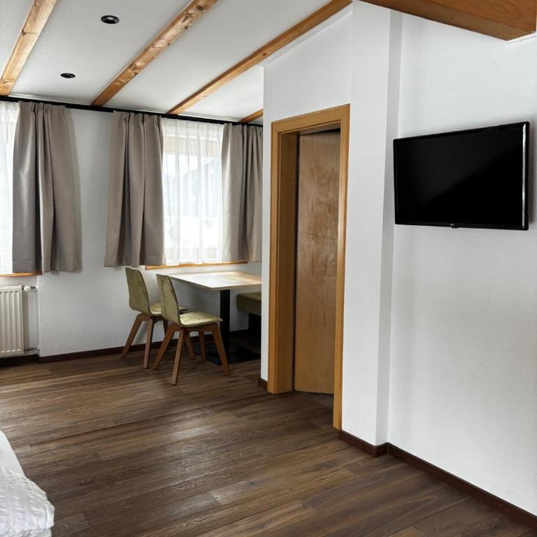 Hotel Laerchenhain - Appartamento con 1 Camera da Letto, Balcone e Vista Montagna - 7