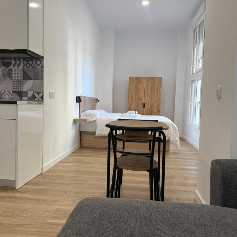 Apartamento Justo al lado de la Estación de Tren y Bus María Zambrano - Apartamento de 1 dormitorio - 3