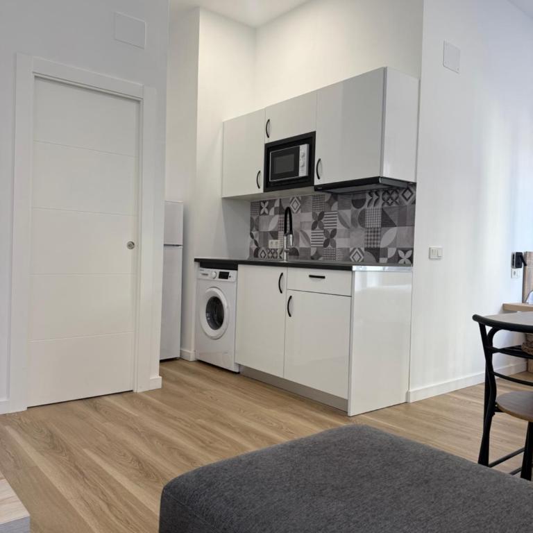 Apartamento Justo al lado de la Estación de Tren y Bus María Zambrano - Apartamento de 1 dormitorio - 6