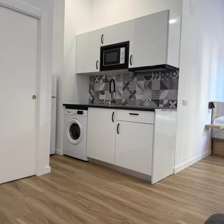 Apartamento Justo al lado de la Estación de Tren y Bus María Zambrano - Apartamento de 1 dormitorio - 8