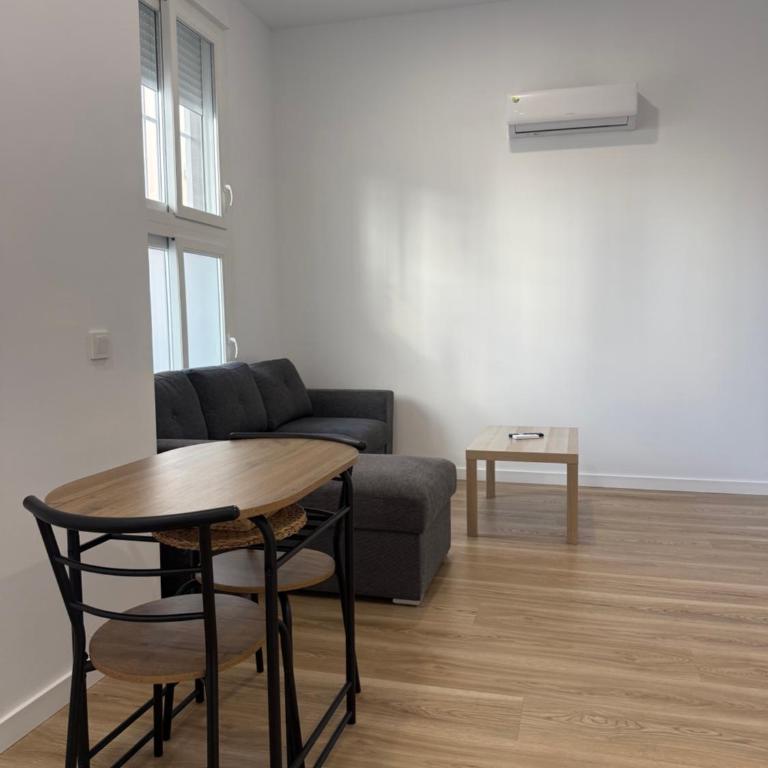 Apartamento Justo al lado de la Estación de Tren y Bus María Zambrano - Apartamento de 1 dormitorio - 13