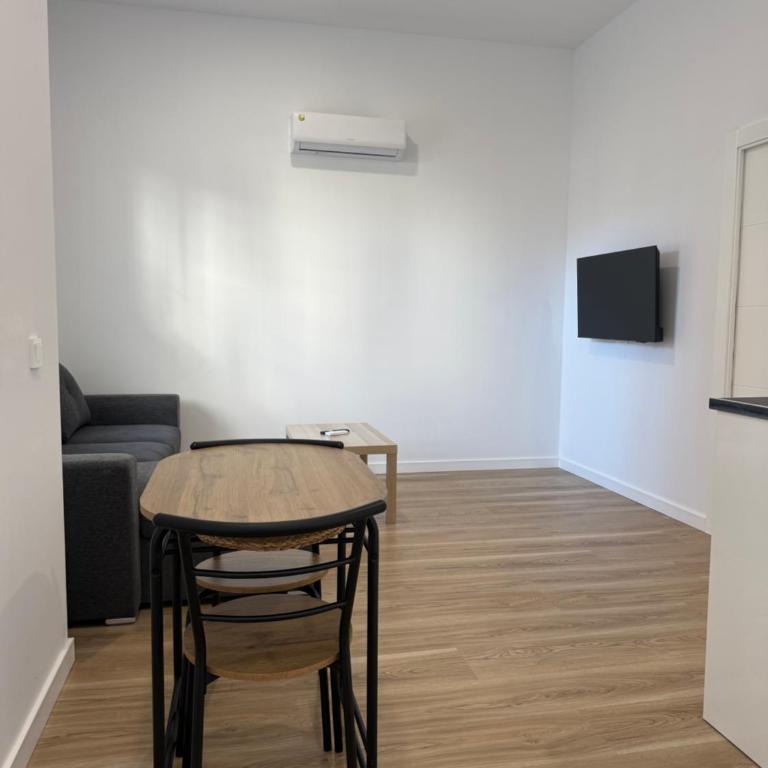 Apartamento Justo al lado de la Estación de Tren y Bus María Zambrano - Apartamento de 1 dormitorio - 16