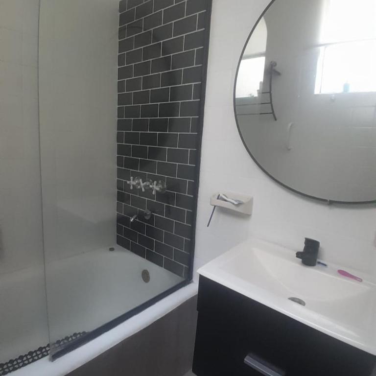 Depto Zona Güemes - Two-Bedroom Apartment - 8