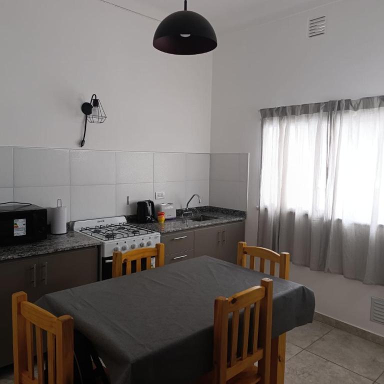 Departamento céntrico planta baja - Two-Bedroom House - 10
