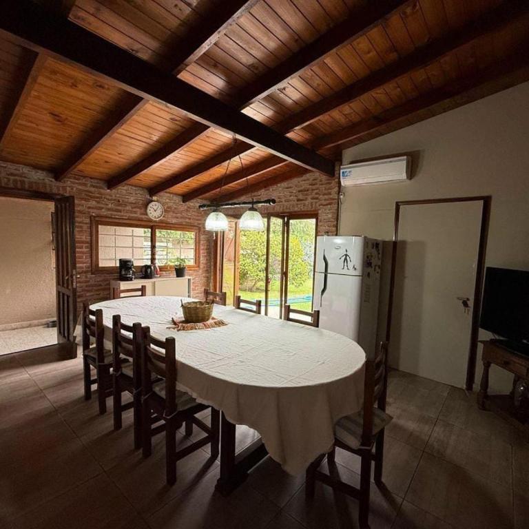 Chalet con Pileta Bandurrias - Mar del Plata - Casa de 4 dormitorios - 3