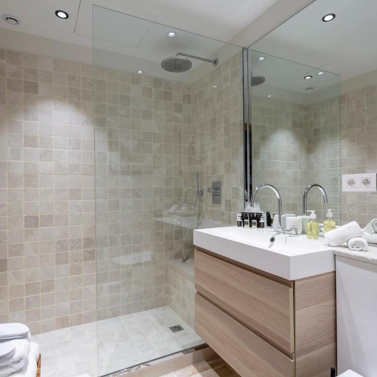 Mougins Luxury Retreats - Suite mit 2 Schlafzimmern und Blick auf das Dorf - 6