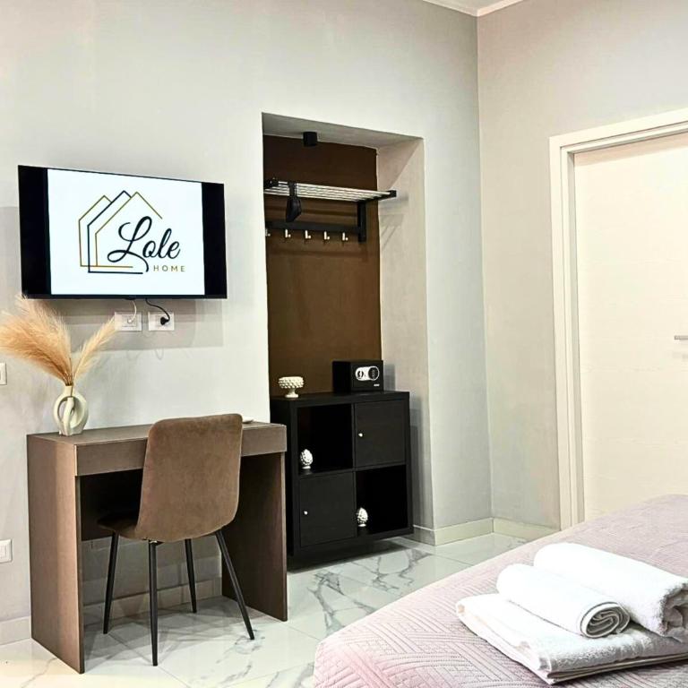 Lole Home - Two-Bedroom Deluxe Apartment - 14