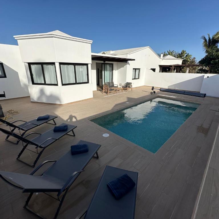 Villa Vesubio - Three-Bedroom Villa - 6
