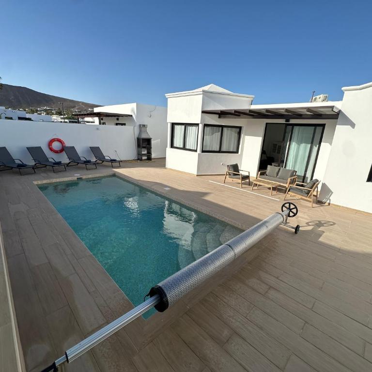 Villa Vesubio - Three-Bedroom Villa - 1