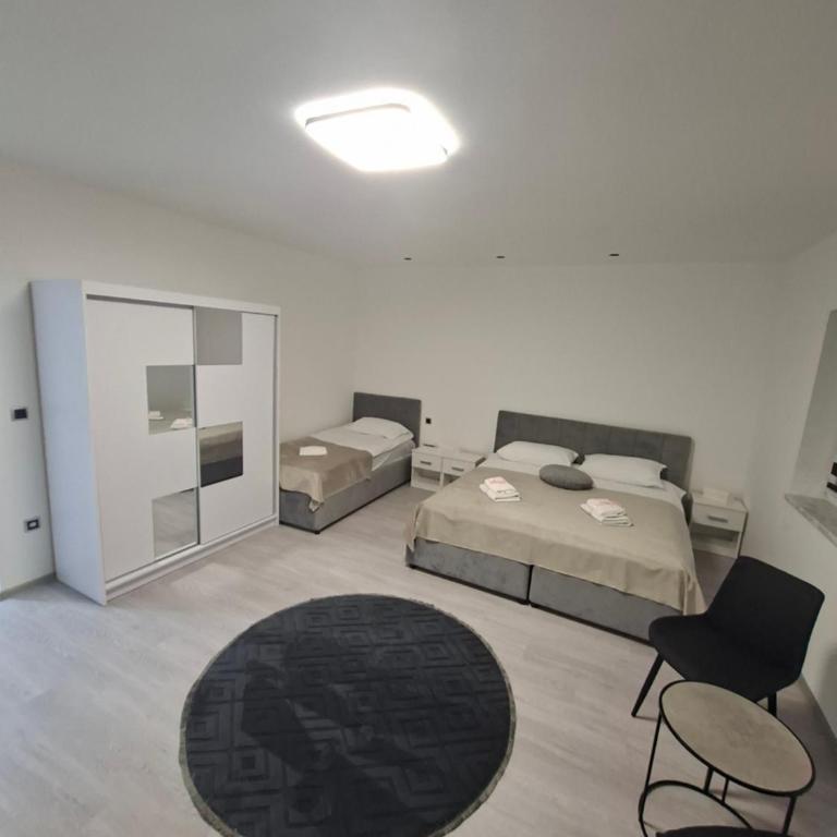 Pansion Kod Brajlovica - Deluxe Quadruple Room - 1