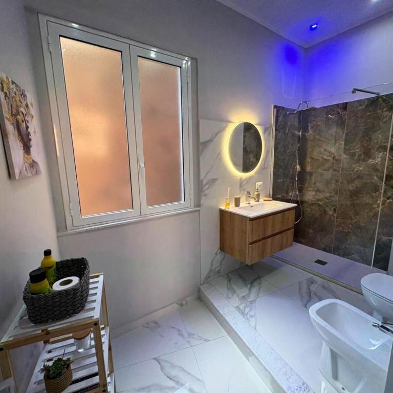Lole Home - Two-Bedroom Deluxe Apartment - 19