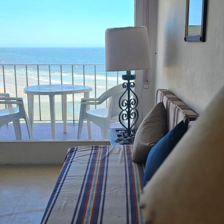 Departamento frente al mar de 1 dormitorio - One-Bedroom Apartment - 2