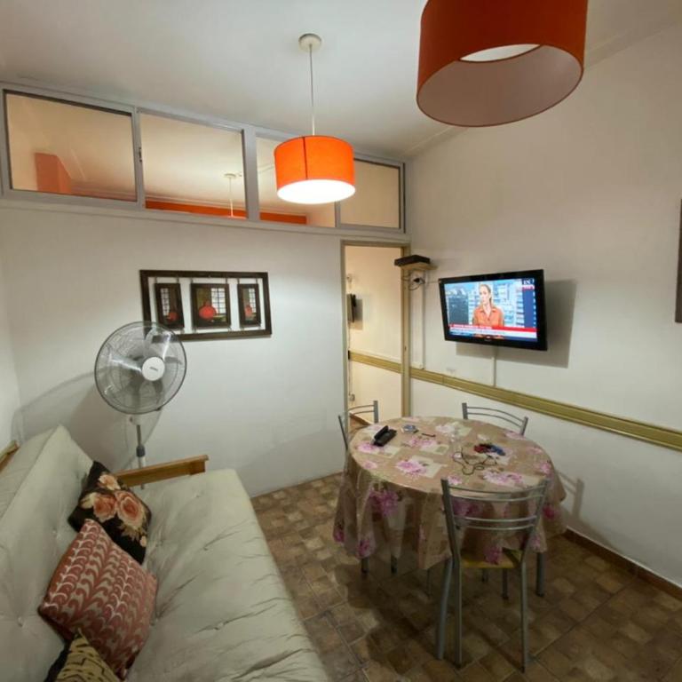 calle Brown - One-Bedroom Apartment - 7