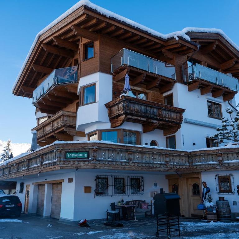 Schickster Sky Lodge und Chalet Rossi - Apartment mit Blick auf die Berge - 14