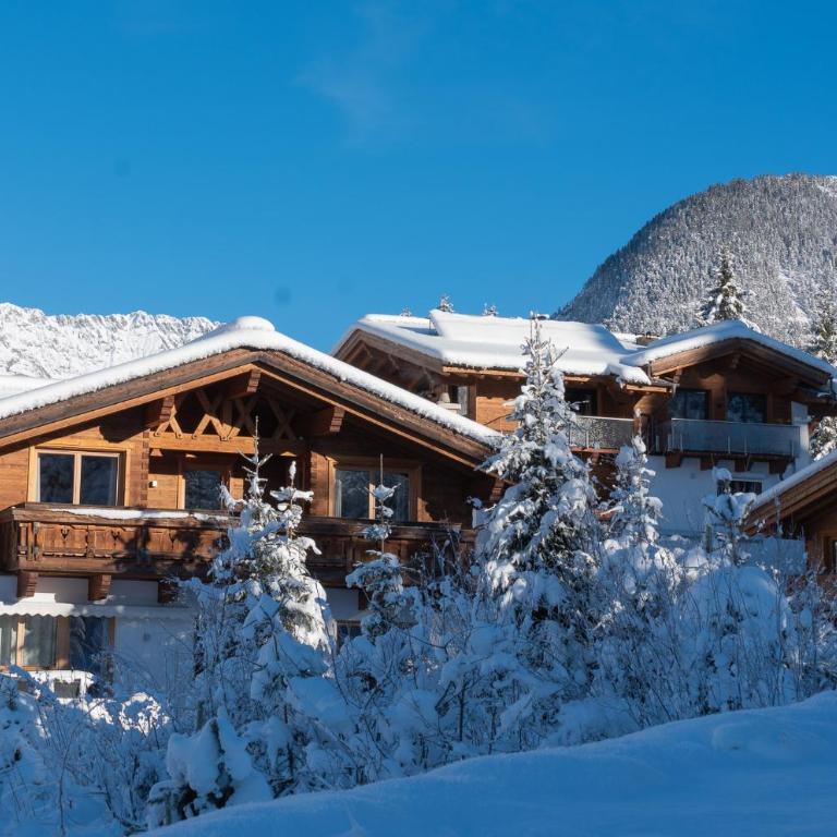 Schickster Sky Lodge und Chalet Rossi - Apartment mit Blick auf die Berge - 13