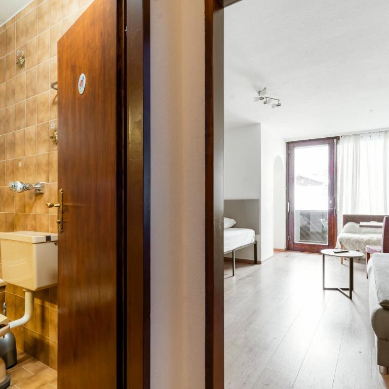 Alpine Escape with Kitzsteinhorn View - Studio mit Bergblick - 5