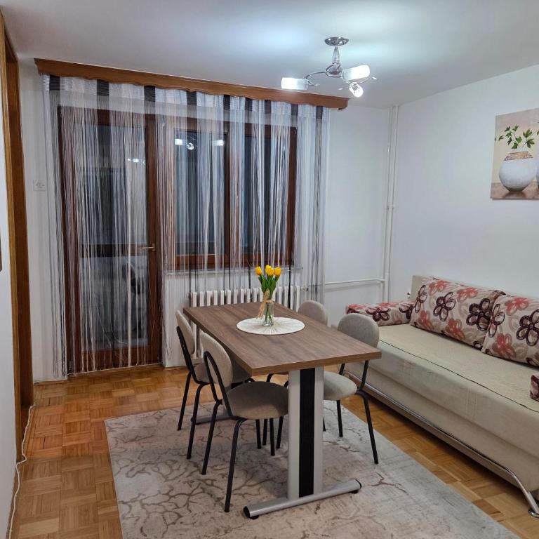 Apartment Aneks - Apartman sa 2 Spavaće Sobe i Balkonom - 7