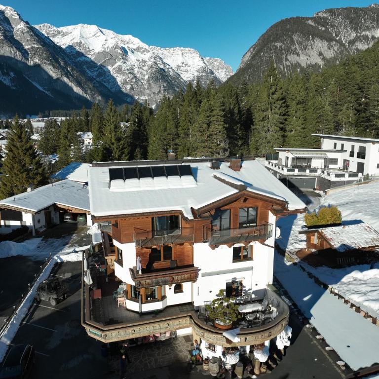 Schickster Sky Lodge und Chalet Rossi - Apartment mit Blick auf die Berge - 16