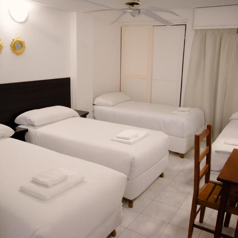 Hotel Altos del Norte - Quadruple Room with Private Bathroom - 1