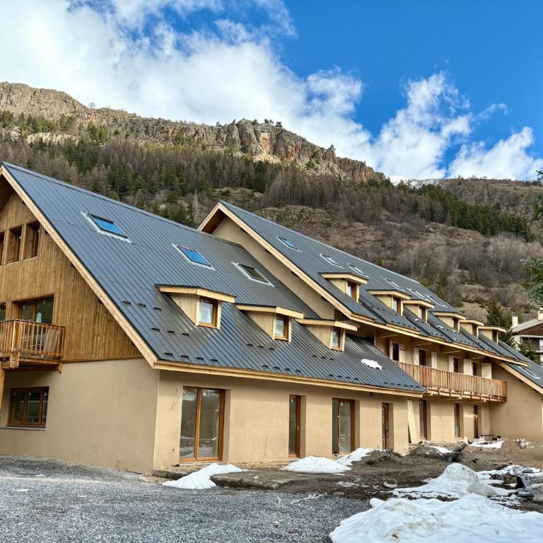 Esprit chalet, grand appartement neuf avec poêle à bois - Appartement 3 Chambres - 26