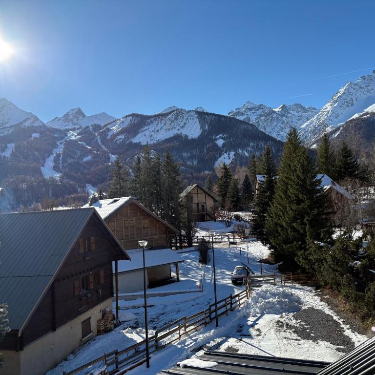 Esprit chalet, grand appartement neuf avec poêle à bois - Appartement 3 Chambres - 22