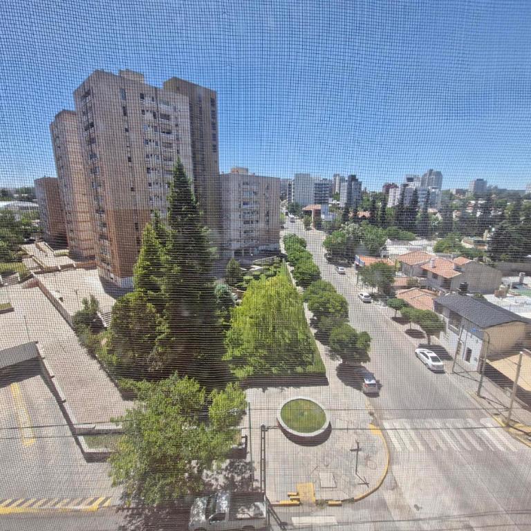 Monoambiente céntrico Nqn, excelente vista - Estudio con 1 cama grande - 4