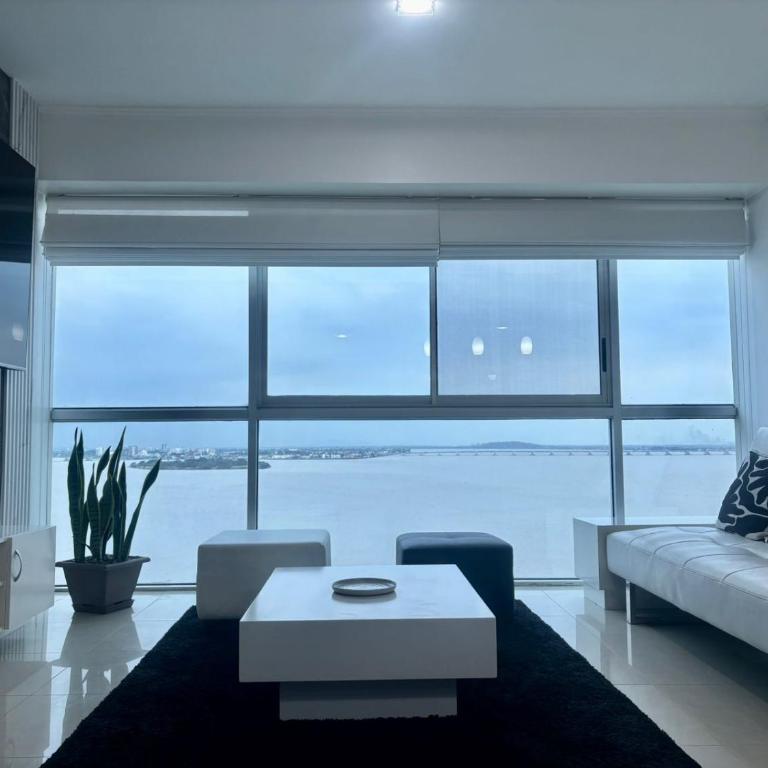 Riverfront 1, suite de lujo, vista al río - One-Bedroom Apartment - 1