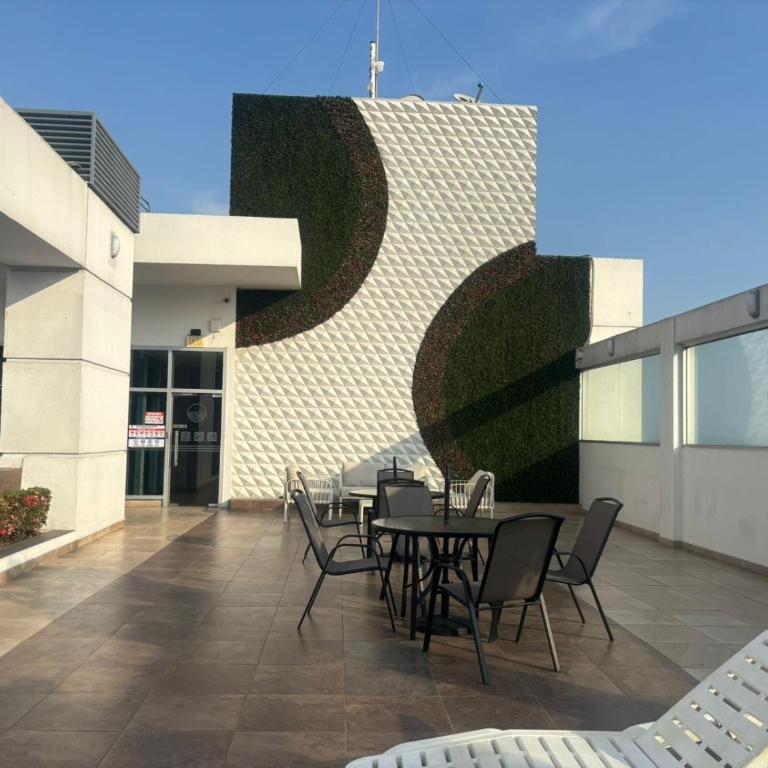 Riverfront 1, suite de lujo, vista al río - One-Bedroom Apartment - 5