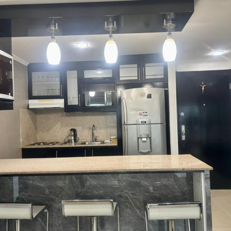 Riverfront 1, suite de lujo, vista al río - One-Bedroom Apartment - 11