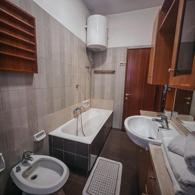 Marellini Lido Nord - Appartamento con 2 Camere da Letto e Balcone - 35