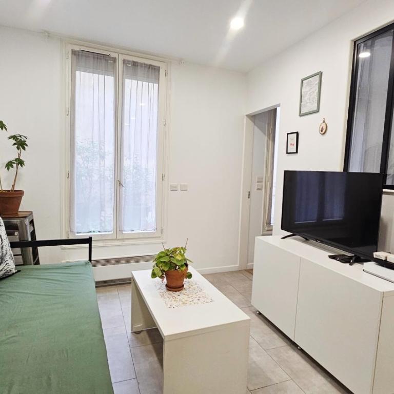Apt nearby monmarte lovely and warm - One-Bedroom Apartment - 1