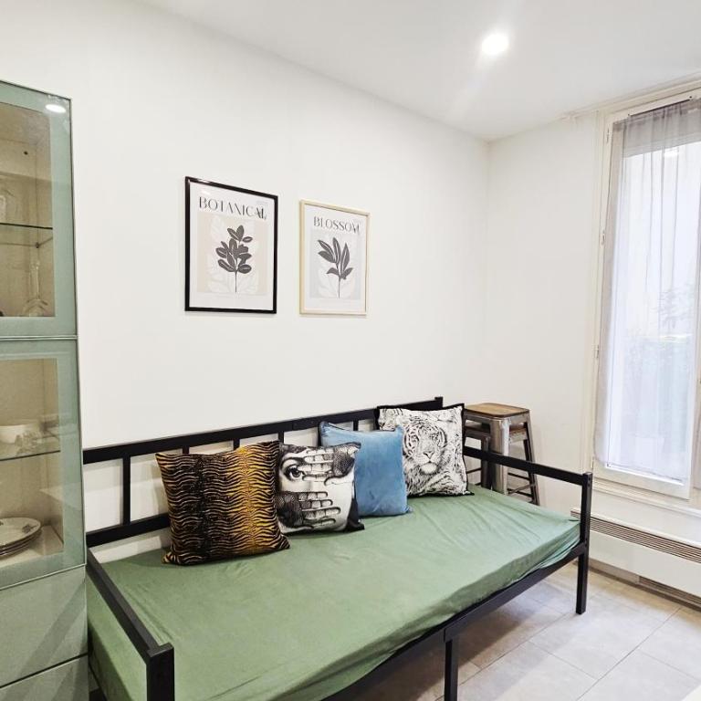 Apt nearby monmarte lovely and warm - One-Bedroom Apartment - 5