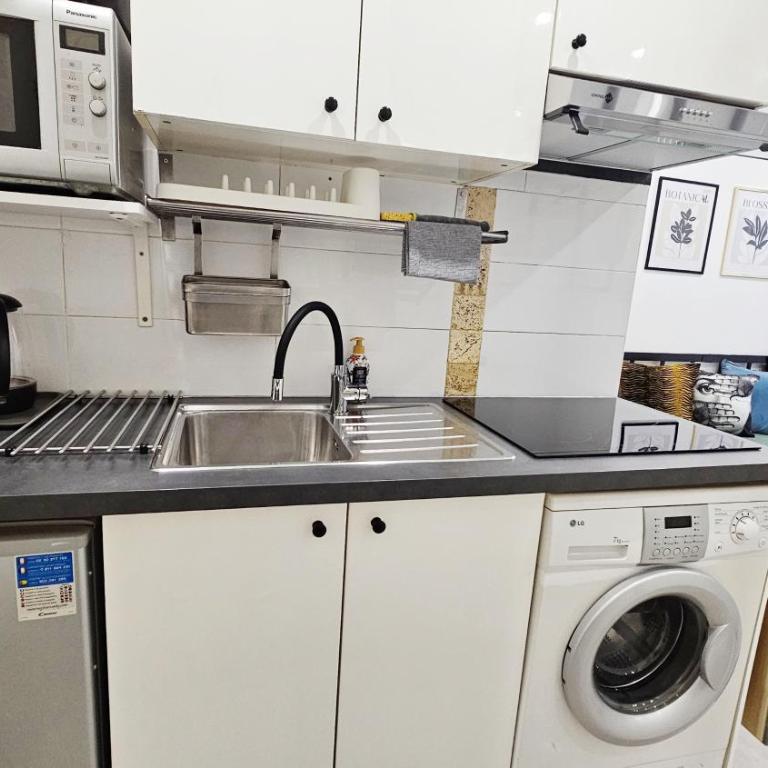 Apt nearby monmarte lovely and warm - One-Bedroom Apartment - 7