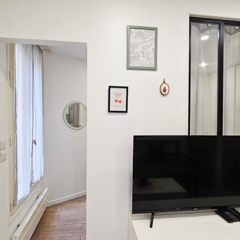 Apt nearby monmarte lovely and warm - One-Bedroom Apartment - 9