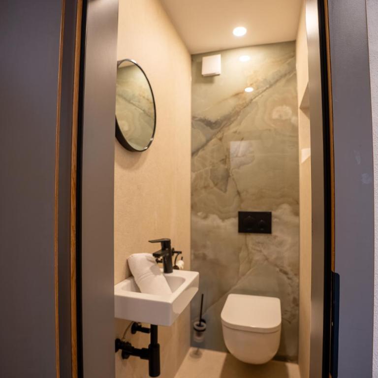 Schickster Sky Lodge und Chalet Rossi - Apartment mit Balkon - 3
