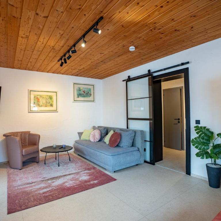Schickster Sky Lodge und Chalet Rossi - Apartment mit Balkon - 7