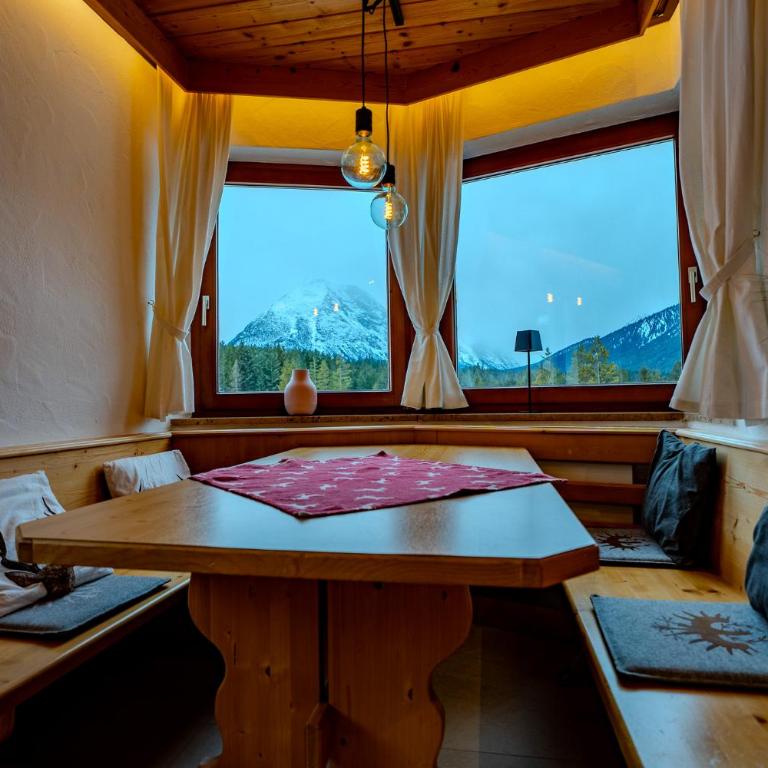 Schickster Sky Lodge und Chalet Rossi - Apartment mit Balkon - 9